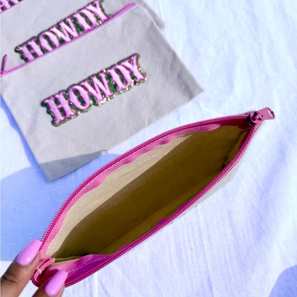 “Howdy” Canvas Pouch - Picture 2 of 3